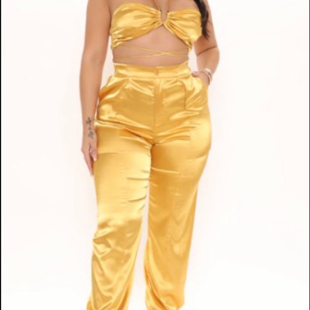 Size Large 2 pc silk half top and pants